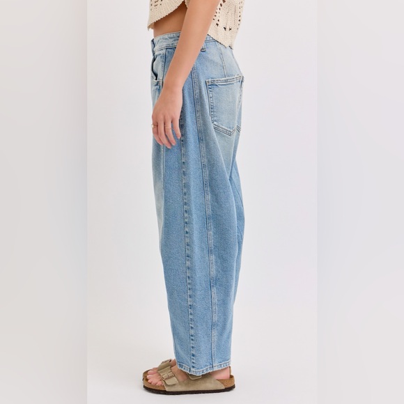 NWT Cello Horseshoe Barrel Relaxed Fit Light Washed Denim Jeans Pants - Picture 5 of 12